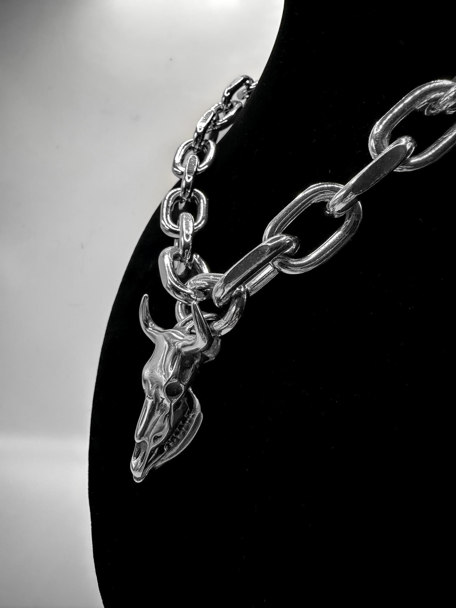 Chunky Cable Chain Link Cow Skull Necklace //Gothic Alternative Animal Avant Garde Jewellery